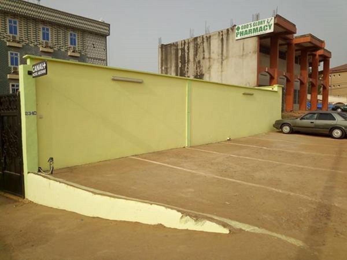 Liza Hotel Yaoundé Exteriör bild